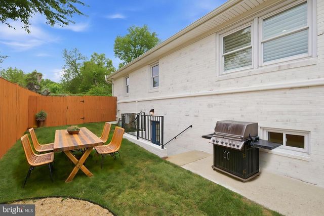 6368 HILLCREST PL, Alexandria, VA 22312