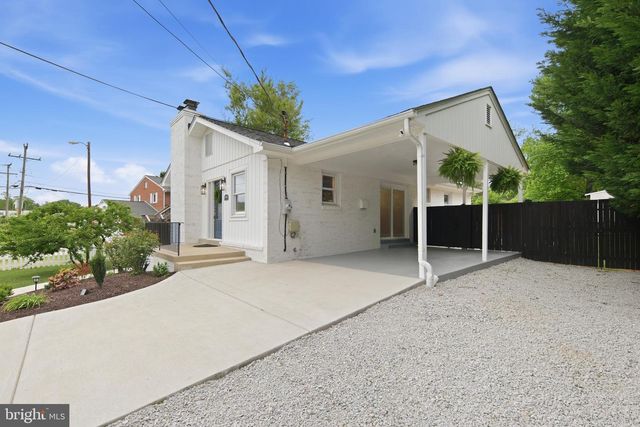6368 HILLCREST PL, Alexandria, VA 22312