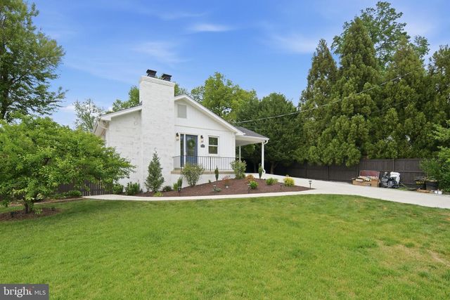 6368 HILLCREST PL, Alexandria, VA 22312