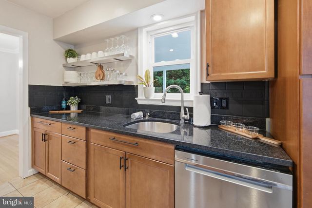 6368 HILLCREST PL, Alexandria, VA 22312