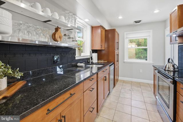 6368 HILLCREST PL, Alexandria, VA 22312
