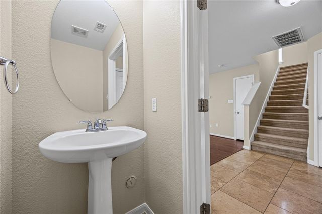 198 Black Forest, Buda, TX 78610