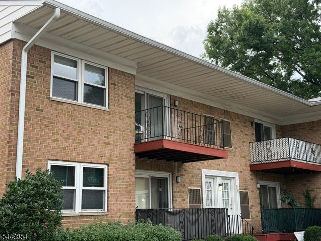 160 Evergreen Road 20B, Edison Twp., NJ 08837