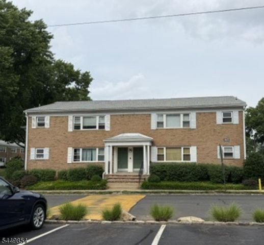 160 Evergreen Road 20B, Edison Twp., NJ 08837