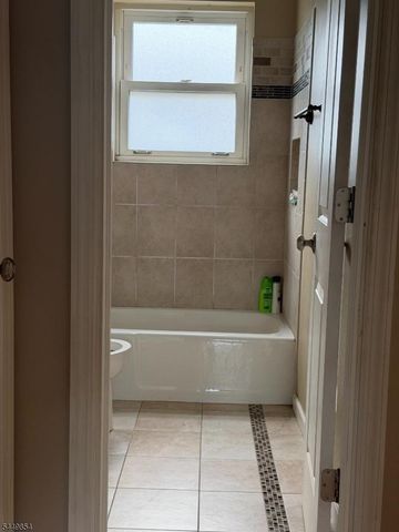160 Evergreen Road 20B, Edison Twp., NJ 08837