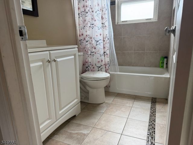 160 Evergreen Road 20B, Edison Twp., NJ 08837