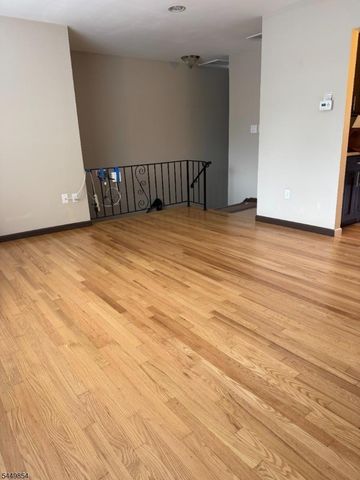 160 Evergreen Road 20B, Edison Twp., NJ 08837