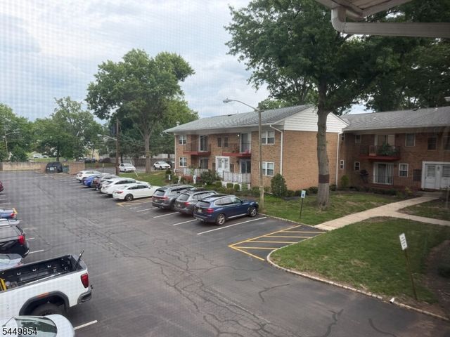 160 Evergreen Road 20B, Edison Twp., NJ 08837