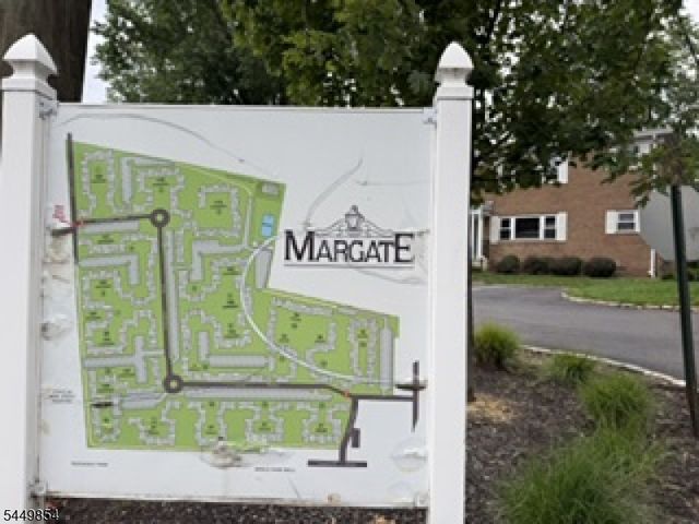 160 Evergreen Road 20B, Edison Twp., NJ 08837
