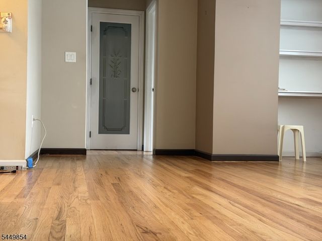 160 Evergreen Road 20B, Edison Twp., NJ 08837
