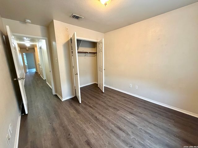 10830 Mathom Lndg Apt 4, Universal City, TX 78148