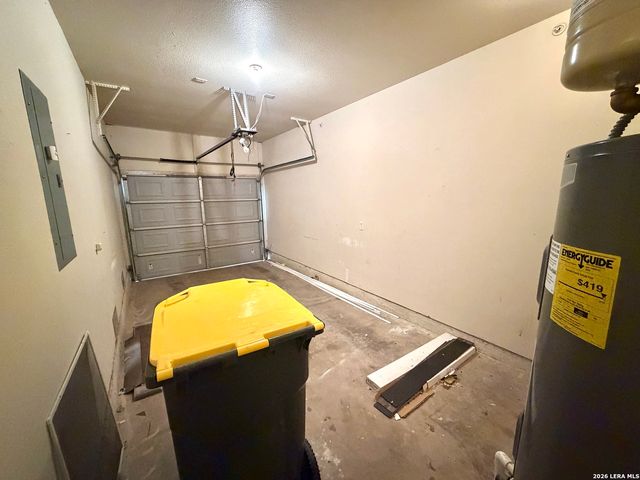 10830 Mathom Lndg Apt 4, Universal City, TX 78148