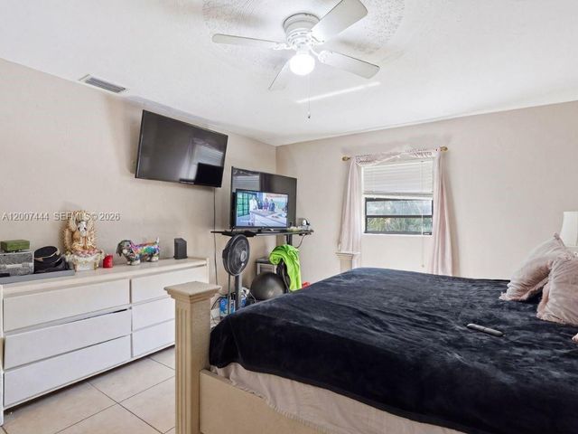 1110 22ND AVE NE, Naples, FL 34120