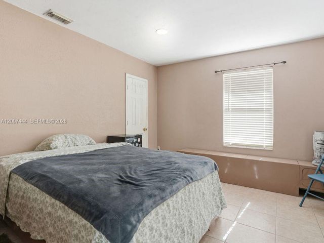 1110 22ND AVE NE, Naples, FL 34120