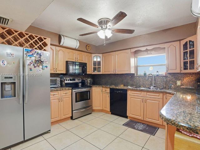 1110 22ND AVE NE, Naples, FL 34120