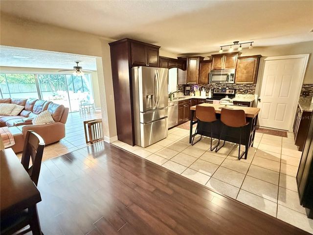 304 BLUEBIRD AVENUE, Lakeland, FL 33809