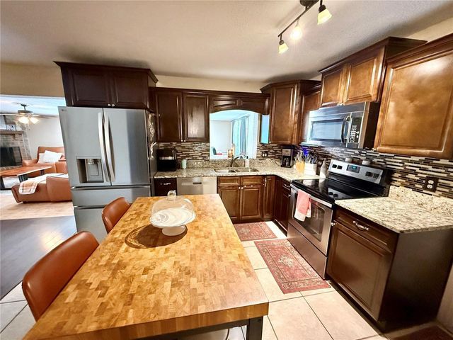 304 BLUEBIRD AVENUE, Lakeland, FL 33809