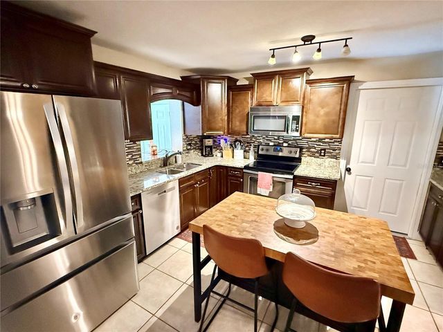 304 BLUEBIRD AVENUE, Lakeland, FL 33809