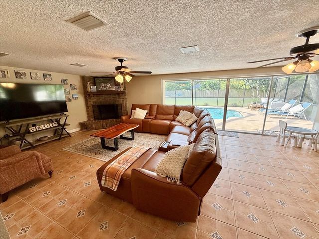 304 BLUEBIRD AVENUE, Lakeland, FL 33809