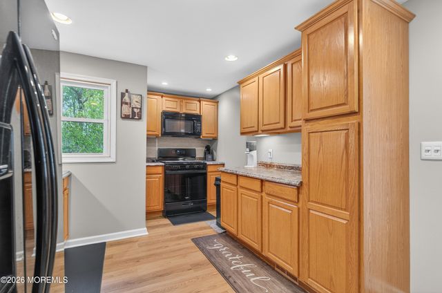 226 Sunset Lane, Howell, NJ 07731