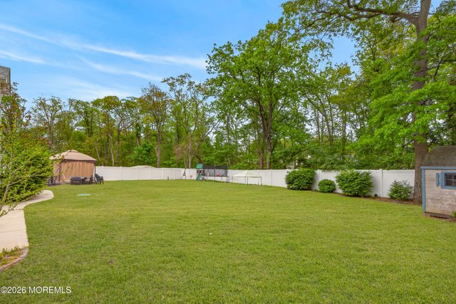 226 Sunset Lane, Howell, NJ 07731