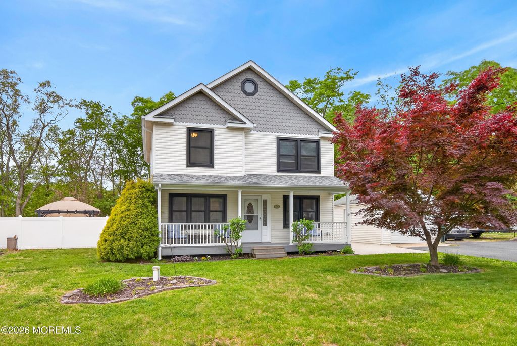 226 Sunset Lane, Howell, NJ 07731