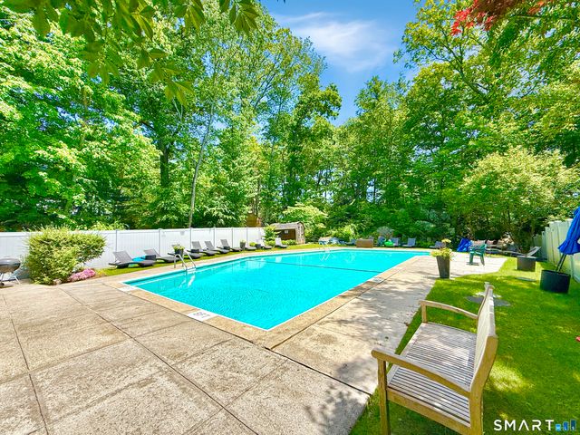 43 Laurel Ledge Road, Stamford, CT 06903