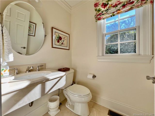 43 Laurel Ledge Road, Stamford, CT 06903