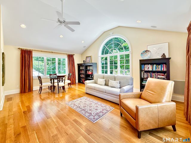 43 Laurel Ledge Road, Stamford, CT 06903