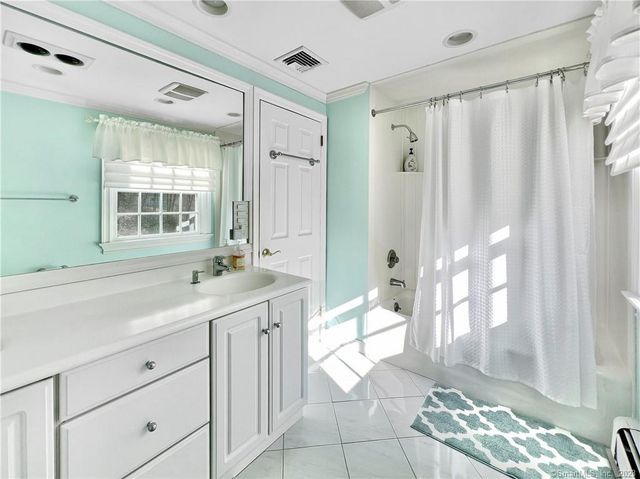 43 Laurel Ledge Road, Stamford, CT 06903
