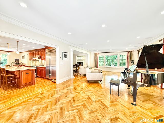 43 Laurel Ledge Road, Stamford, CT 06903