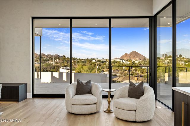 6037 N 21ST Place, Phoenix, AZ 85016
