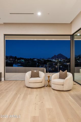 6037 N 21ST Place, Phoenix, AZ 85016