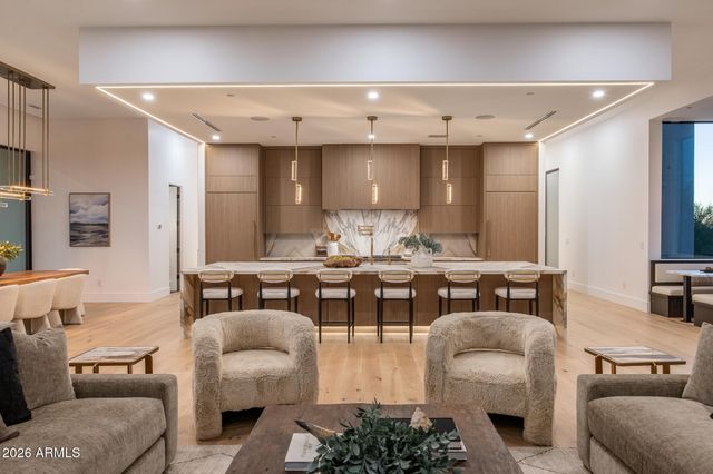 6037 N 21ST Place, Phoenix, AZ 85016