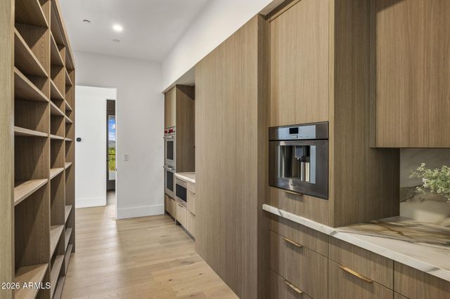 6037 N 21ST Place, Phoenix, AZ 85016