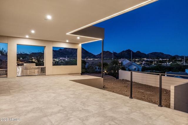 6037 N 21ST Place, Phoenix, AZ 85016