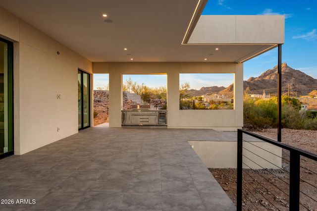 6037 N 21ST Place, Phoenix, AZ 85016