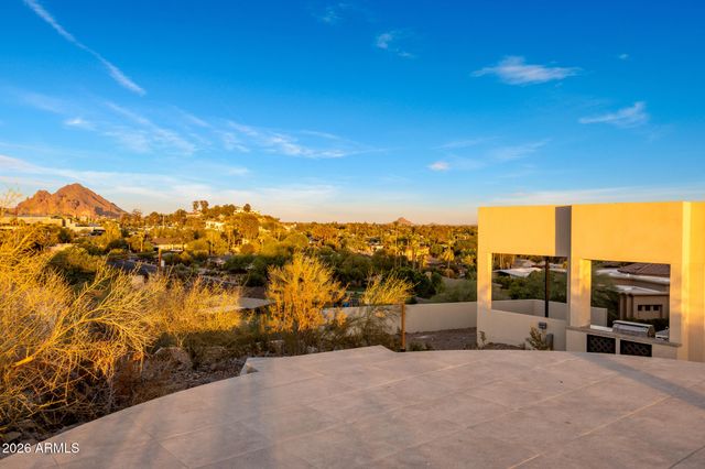 6037 N 21ST Place, Phoenix, AZ 85016