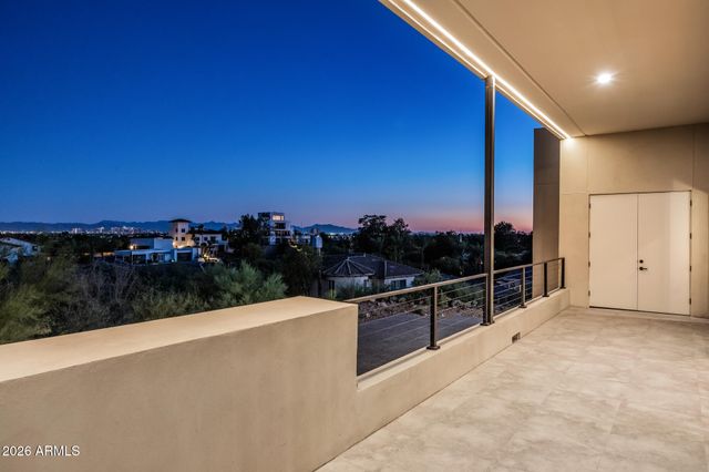 6037 N 21ST Place, Phoenix, AZ 85016