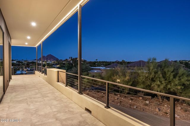 6037 N 21ST Place, Phoenix, AZ 85016