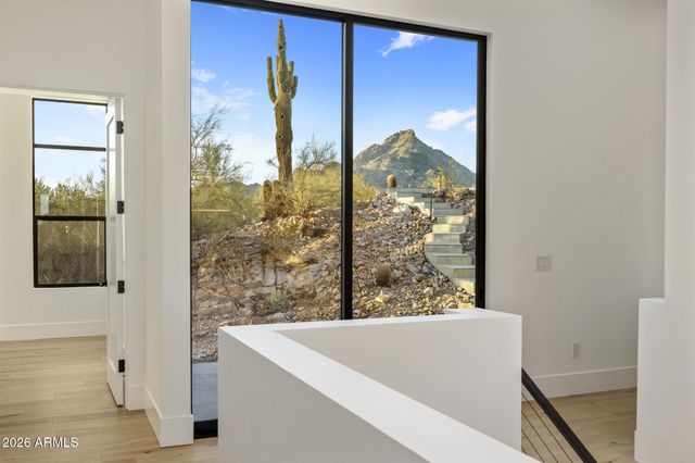 6037 N 21ST Place, Phoenix, AZ 85016