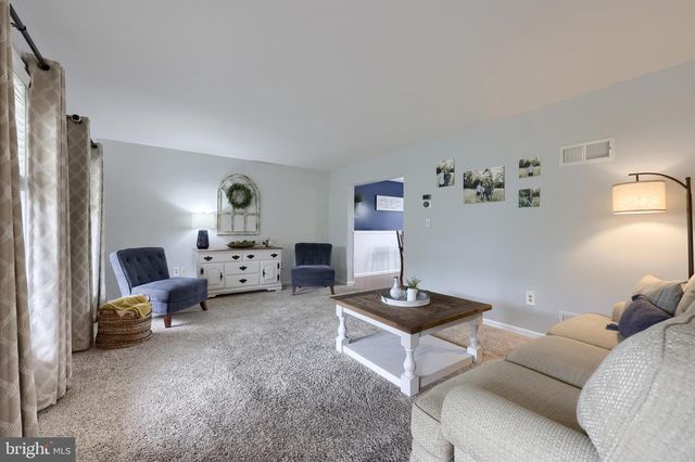 323 KNIGHTS BRIDGE WAY, Lititz, PA 17543