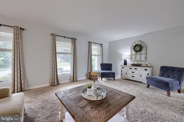 323 KNIGHTS BRIDGE WAY, Lititz, PA 17543