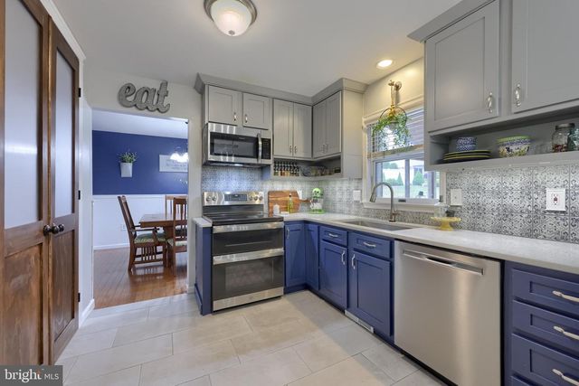 323 KNIGHTS BRIDGE WAY, Lititz, PA 17543