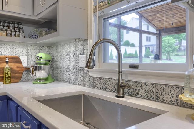 323 KNIGHTS BRIDGE WAY, Lititz, PA 17543