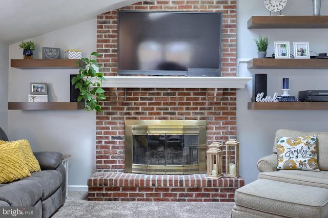 323 KNIGHTS BRIDGE WAY, Lititz, PA 17543