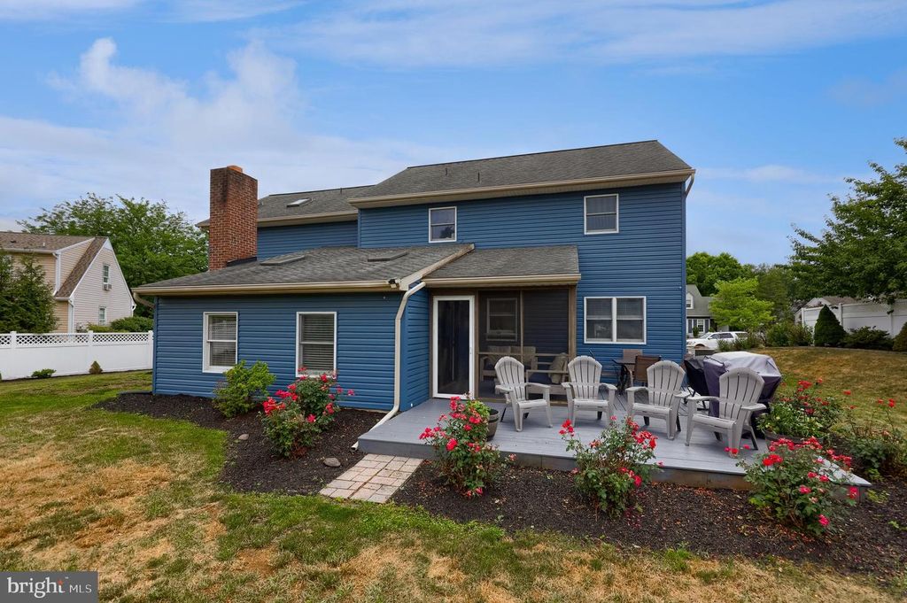323 KNIGHTS BRIDGE WAY, Lititz, PA 17543