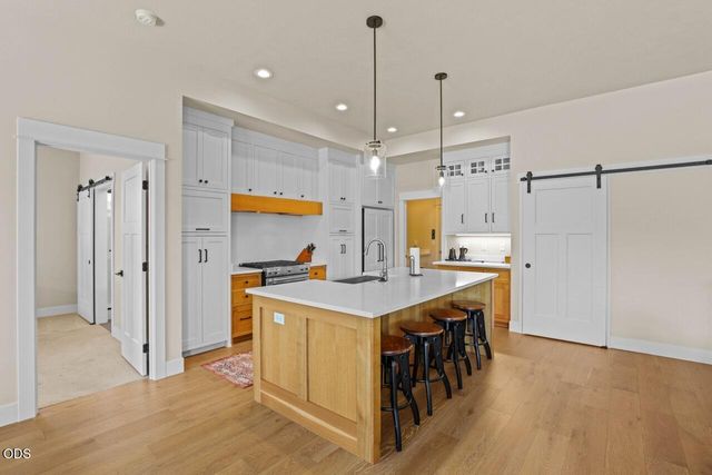 350 Kansas Drive, Medford, OR 97504