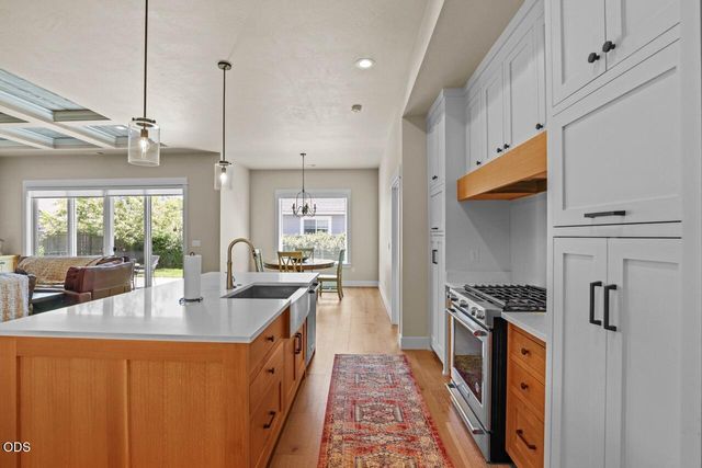 350 Kansas Drive, Medford, OR 97504