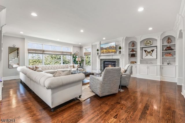 107 Longview Ave, Chatham Twp., NJ 07928